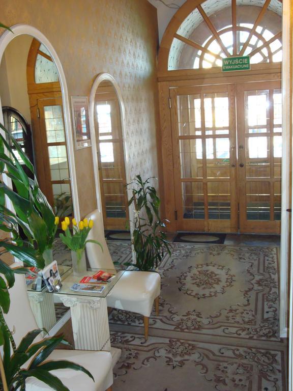 Hotel Bristol Tarnów 外观 照片