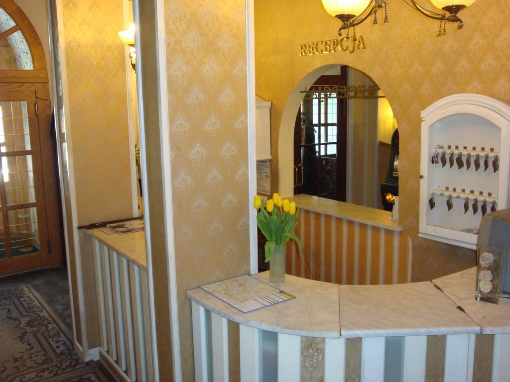 Hotel Bristol Tarnów 外观 照片