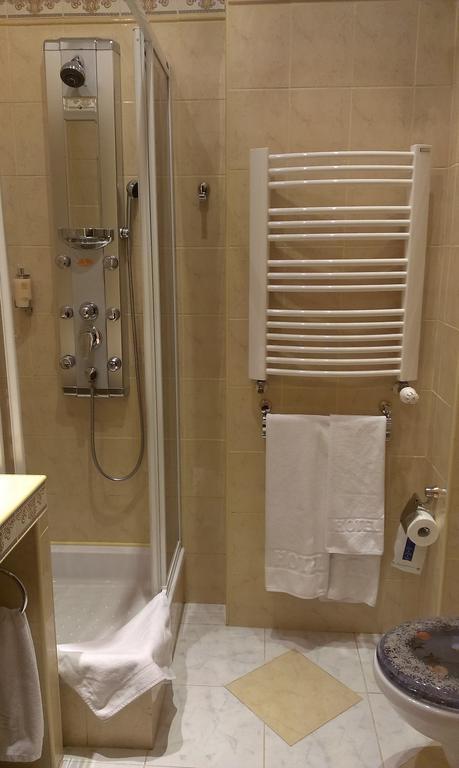 Hotel Bristol Tarnów 外观 照片