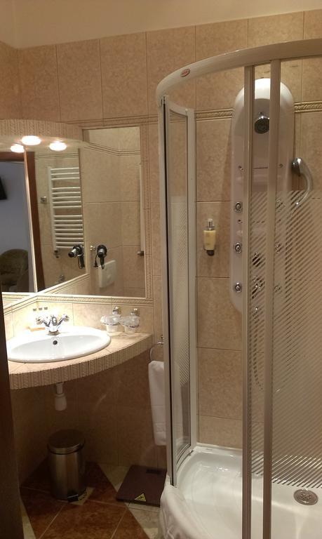 Hotel Bristol Tarnów 客房 照片