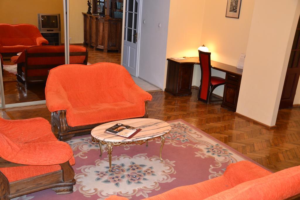 Hotel Bristol Tarnów 外观 照片
