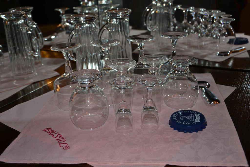 Hotel Bristol Tarnów 外观 照片