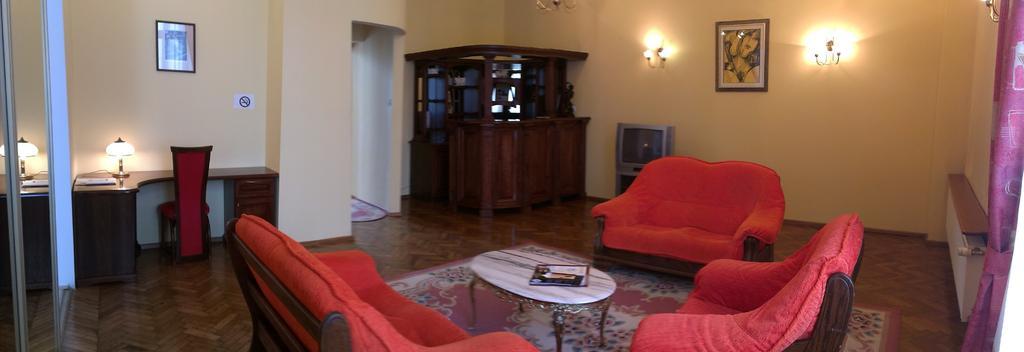 Hotel Bristol Tarnów 外观 照片