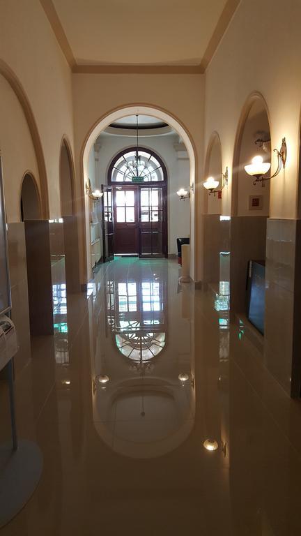 Hotel Bristol Tarnów 外观 照片