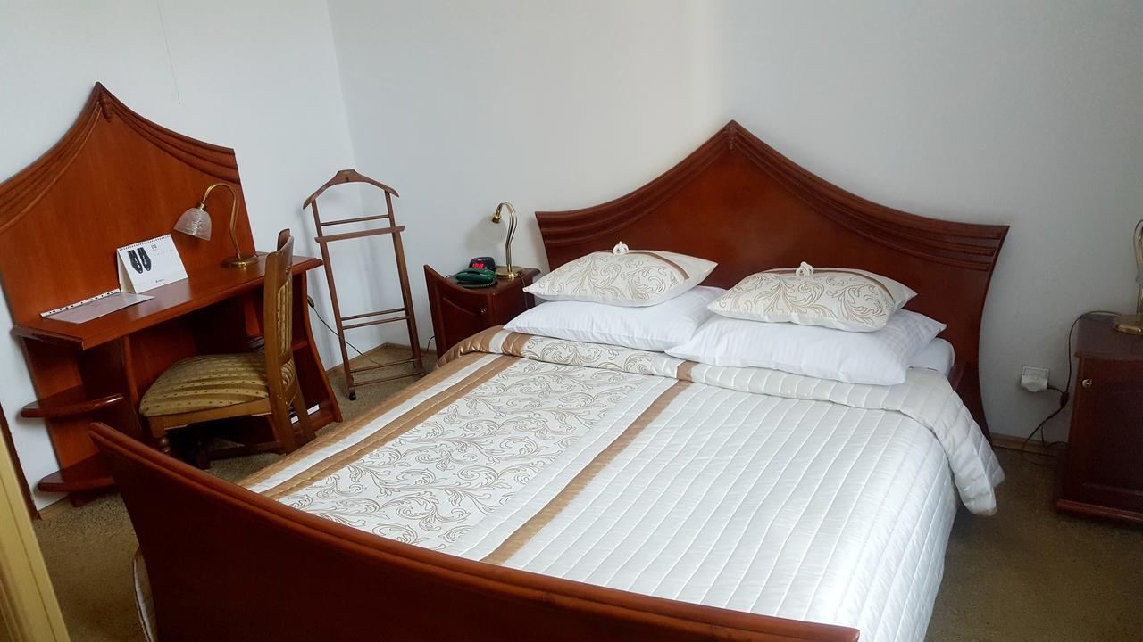 Hotel Bristol Tarnów 外观 照片